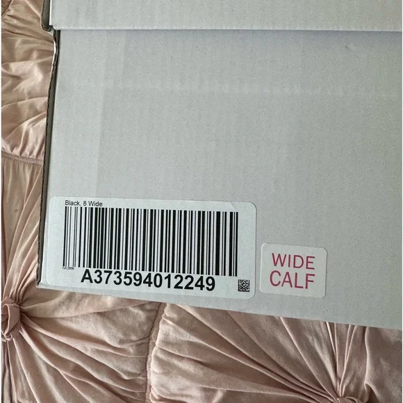 NWT Isaac Mizrahl Black Leather Wide Calf Riding Boots - Picture 2 of 4